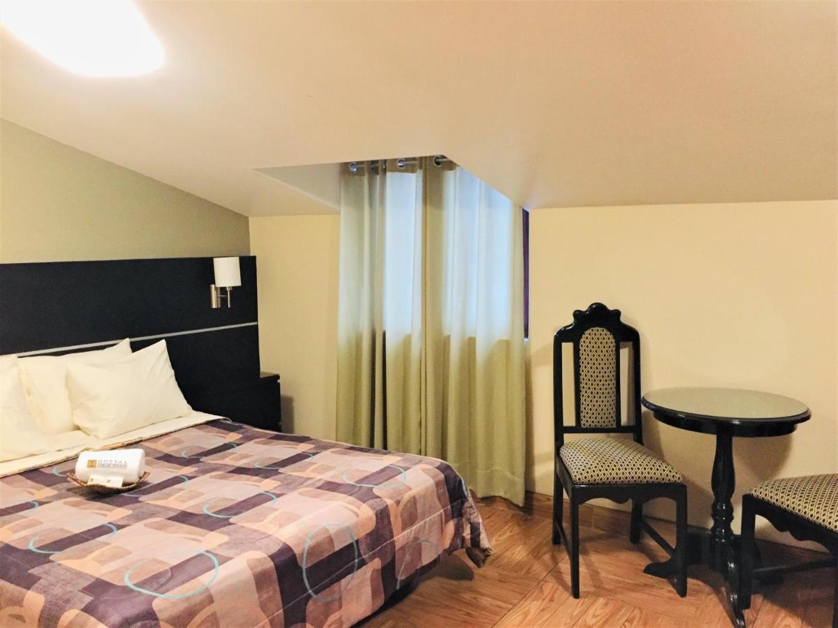 Hostal Carlos Tenaud リマ エクステリア 写真