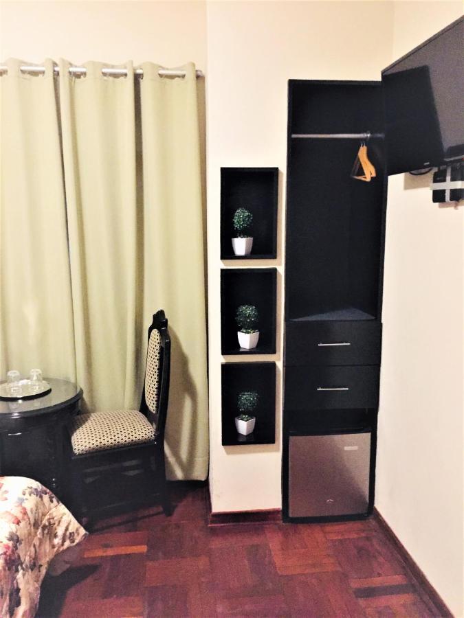 Hostal Carlos Tenaud リマ エクステリア 写真