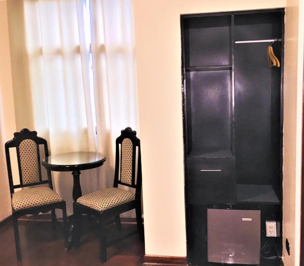 Hostal Carlos Tenaud リマ エクステリア 写真