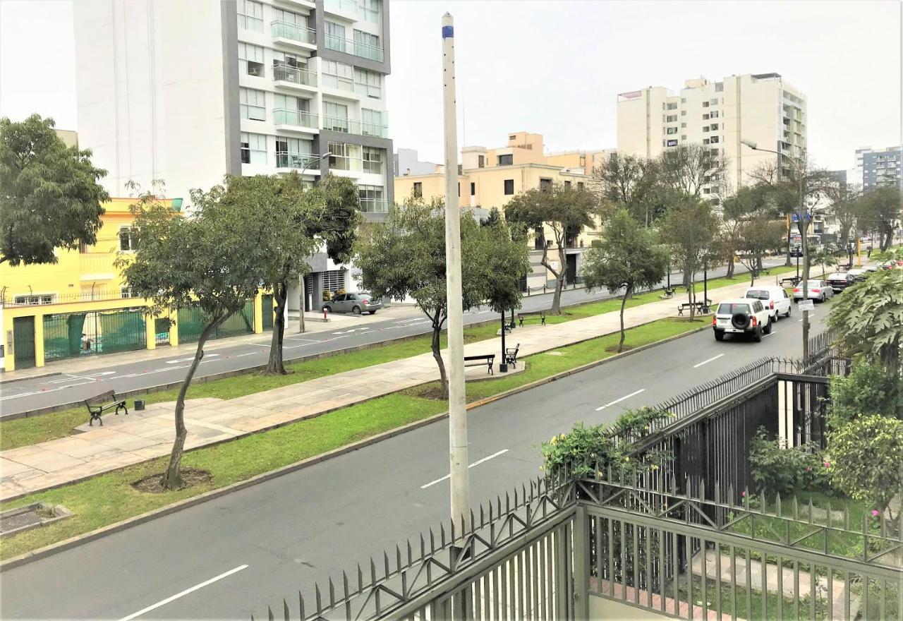 Hostal Carlos Tenaud リマ エクステリア 写真