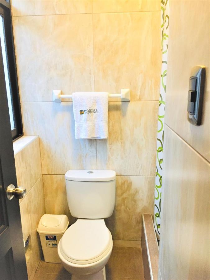 Hostal Carlos Tenaud リマ エクステリア 写真