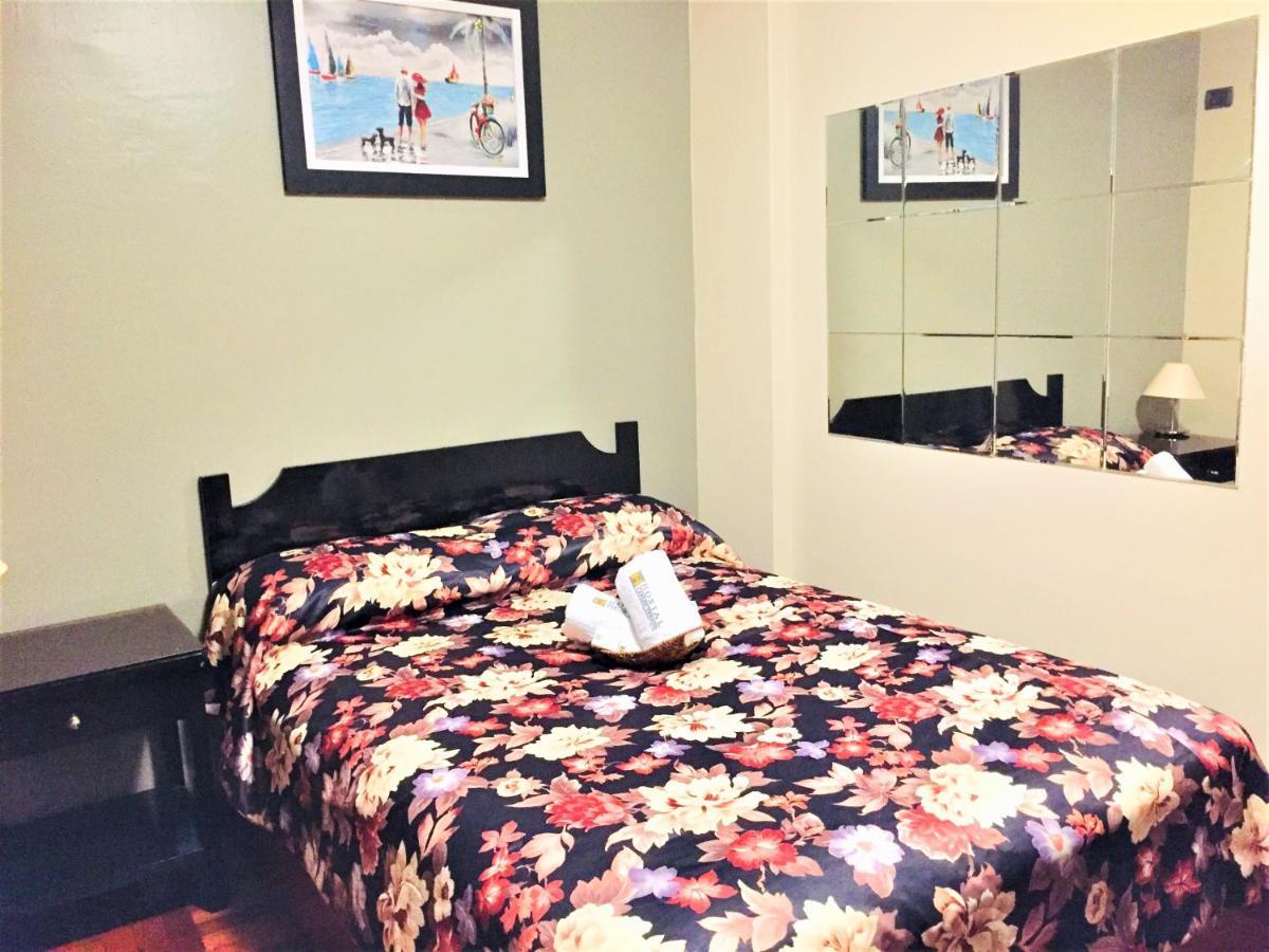 Hostal Carlos Tenaud リマ エクステリア 写真