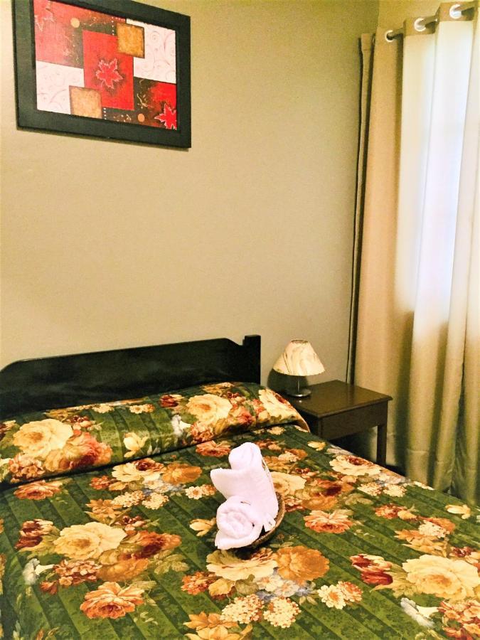 Hostal Carlos Tenaud リマ エクステリア 写真